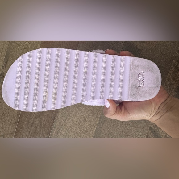 Coach slippers size 8 - Picture 3 of 3